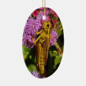 Grasshopper op Ageratum Keramisch Ornament (Rechts)