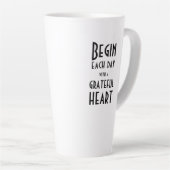 Grateful Heart Quote Black White Tall Latte Mok (Rechterhoek)