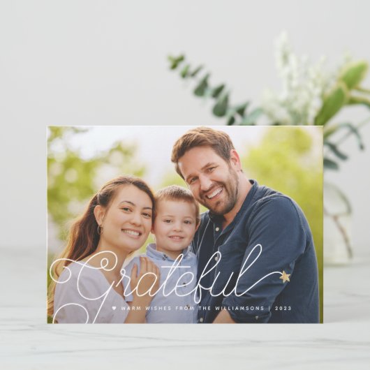 Grateful Modern Script Photo Gold Star Feestdagenkaart (Staand voorkant)