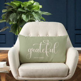 Grateful Personalized Family Name Sage Green Kussen