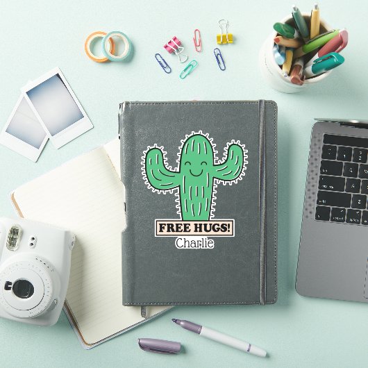 Gratis aangepaste Cactus Hugs-naam Sticker (iPad Cover)