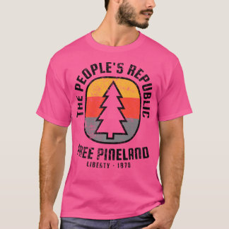Gratis Pineland Retro Camping Badge T-shirt