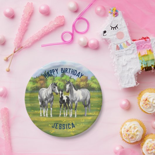 Grauwe dappel verfpaarden in zomerdeeg papieren bordje (Feest)