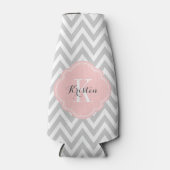 Gray and Pink Chevron Monogram Flesjeskoeler (Voorkant)