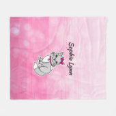 Gray and White Cat Specialized Girl's Pink Fleece Deken (Voorkant (Horizontaal))