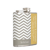 Gray and White Chevron Chic Commemorative Wedding Heupfles (Rechts)