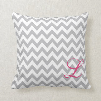Gray and White Chevron Monogram Nursery Pillow Kussen