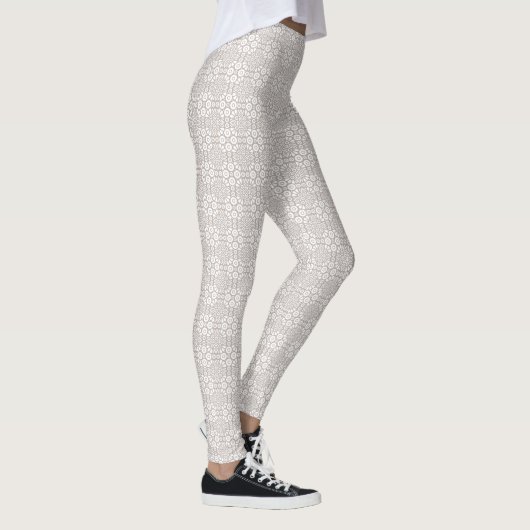 Gray and White Mandala Pattern Leggings (Rechts)