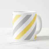 Gray and Yellow Diagonal Stripes Pattern Extra Grote Mok (Voorkant rechts)