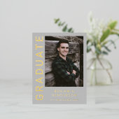 Gray Boy Photo Gold Foil Faire-part de graduation (Debout devant)