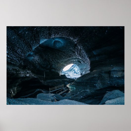 GRAY CAVE POSTER (Voorkant)