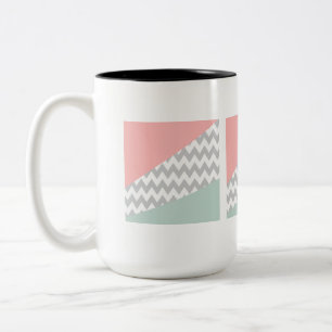 Gray Chevron Mint en Coral Tweekleurige Koffiemok