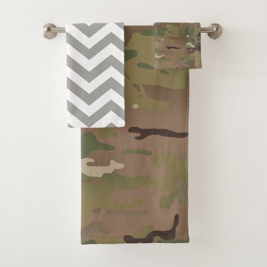 Gray Chevron Pattern Bad Handdoek (Insitu)