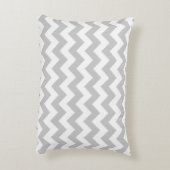 Gray Chevron Zig Zag Decoratief Kussen (Achterkant (Verticaal))