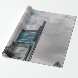 GRAY CONCRETE BOUW ONDER CLOUDY SKY TIJDENS DAG CADEAUPAPIER