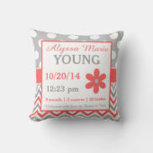Gray Coral Chevron Stippen Birth Announcement Pill Kussen (Voorkant)