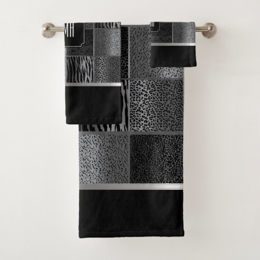 Gray en Black Wild Animal Pattern met Monogram Bad Handdoek (Insitu)