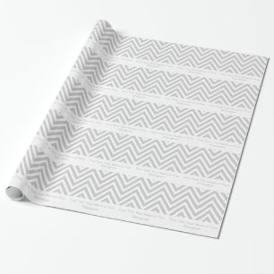Gray en White Chevron Gepersonaliseerd Cadeaupapier