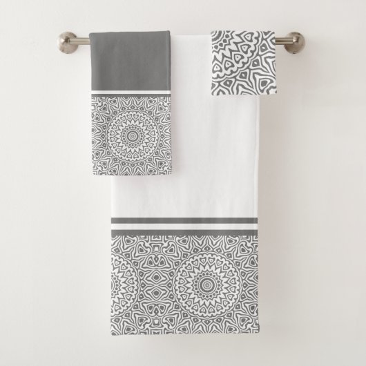 Gray en White Modern Mandala Bad Handdoek (Insitu)