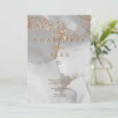 Gray Glitter Chic Alcohol Ink Wedding Invitation (Debout devant)