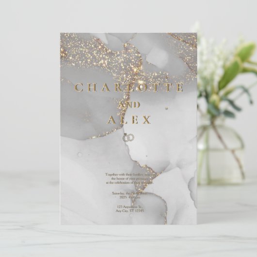 Gray Glitter Chic Alcohol Ink Wedding Invitation (Debout devant)