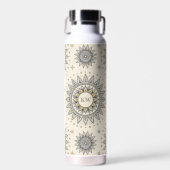 Gray Gold Mandala Pattern Monogram Waterfles (Voorkant)