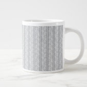 Gray Hand Drawn Chevron Pattern Extra Grote Beker (Rechts)