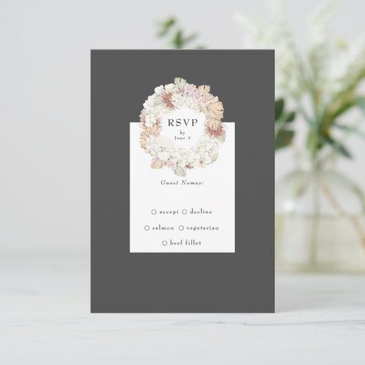 Gray Pampas Charcoal Wreath Boho Monogram Wedding RSVP Kaartje (Staand voorkant)