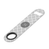 Gray Quatrefoil Pattern, Charcoal Monogram Speed Flessenopener (Achterkant Gekanteld)