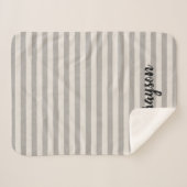 Gray Stripes Naam Monogram | Moderne bosbouw Sherpa Deken (Voorkant (horizontaal))
