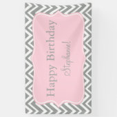 Gray, White en Pastel Pink Chevron Birthday Spandoek (Verticaal)