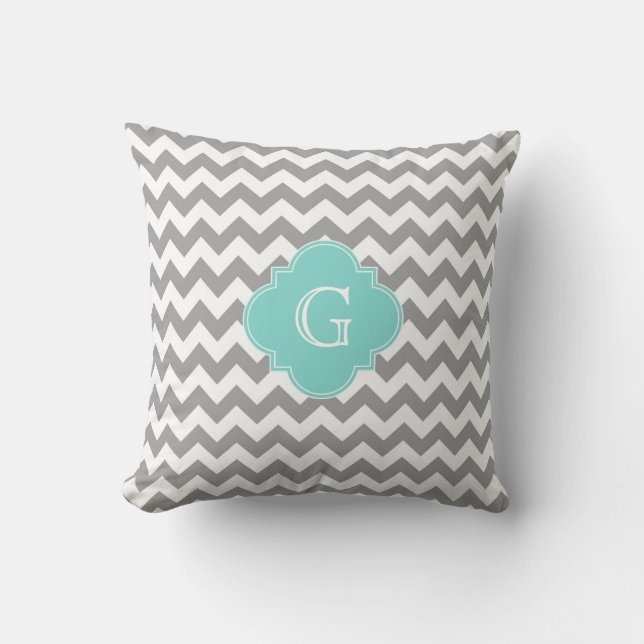 Gray Wht Chevron Aqua Quatrefoil Monogram Kussen (Voorkant)