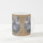GRAY WOLF SOUTIEN À LA Mug Cadeau Faune (Devant droit)