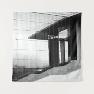 GRAYSCALE FOTO VAN HET MAN DAT OP CONCRETE PAVEMEN WANDKLEED