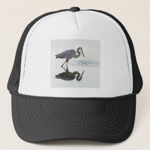 Great Blue Heron die Ripples in Water bekijkt.jpg Trucker Pet