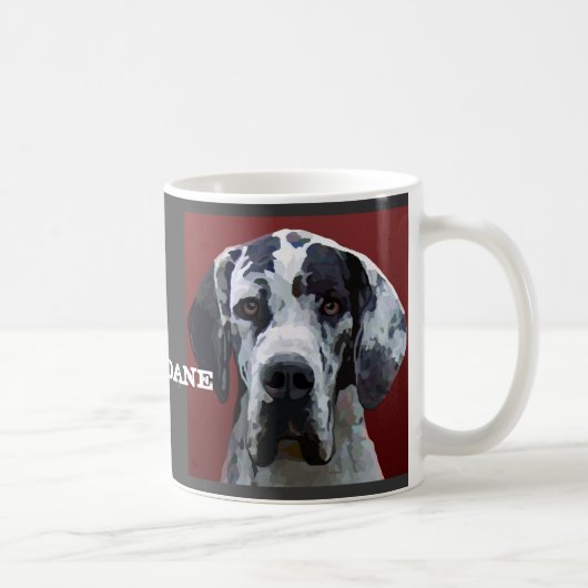 Great dane Harly font face à la tasse (Droite)