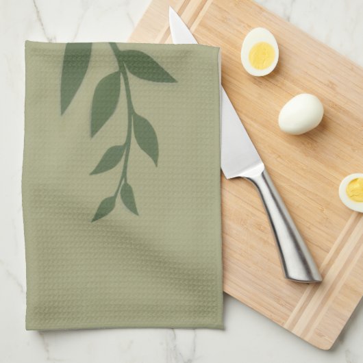 Green Bird Perched on Green Branch Theedoek (Quarter Fold)