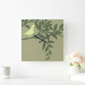Green Bird Perched on Green Branch Vierkante Klok (Huis)