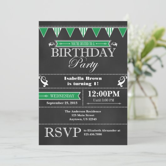 Green Black Chalkboard Invitation d'anniversaire (Debout devant)