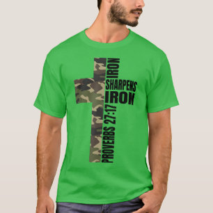 Green Camo Iron Sharpens Iron Christelijk Cross Fa T-shirt
