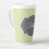 Green Chevron Personnalisé Latte Mug (Angle gauche)
