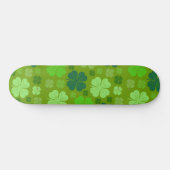 Green Clovers, Lucky Clovers, Saint Patrick's Day Skateboard (Horizontaal)