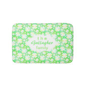 Green Clovers Shamrock Irish Personalized Family Badmat (Voorkant)