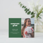 Green Congrats Grad Photo Graduation Invitation (Debout devant)