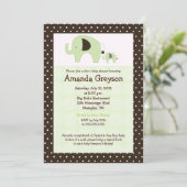 Green Dottie Elephant 5x7 Baby shower Invitation (Debout devant)