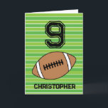 Green Football 9e carte d'anniversaire<br><div class="desc">Carte de 9 ans de football personnalisée pour fils,  petit-fils,  neveu,  etc. L'avant dispose d'un endroit où vous pouvez personnaliser avec son nom. Une grande carte d'anniversaire de football pour les joueurs de football et les fans de football.</div>
