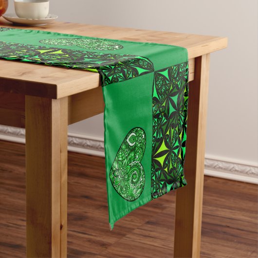 Green Fractal Hearts Table Runner Korte Tafelloper (Voorbeeld)