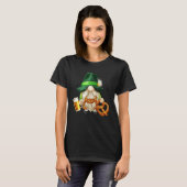Green Gnome Holding Irish Beer And Shamrock St Pat T-shirt (Voorkant volledig)
