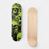 Green Grunge Skulls Skateboard (Voorkant)