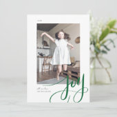 Green Hand Lettered Script Joy Kerstfoto (Staand voorkant)